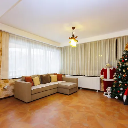 Guest house Paradisul Siriu